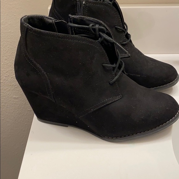 Universal Thread Wedges - Picture 2 of 2